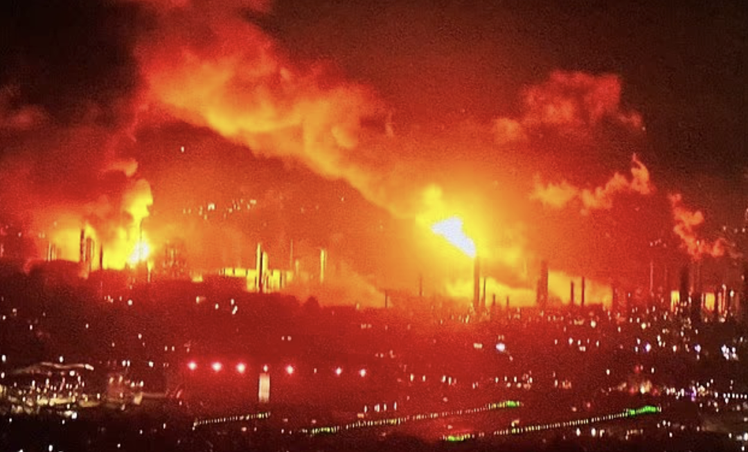 洛杉矶炼油厂大爆炸，火光冲天，震翻全城！居民以为“核弹爆炸”疯狂逃命（视频/组图） - 1