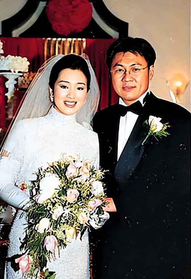 向太曝张艺谋巩俐分手内幕，女方逼婚不成移情，老谋子彻夜痛哭（组图） - 12
