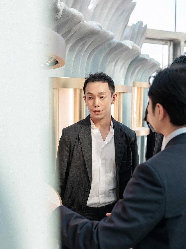 香港富二代遭车祸严重毁容，近照面目全非，曾找十多位医生修复（组图） - 3