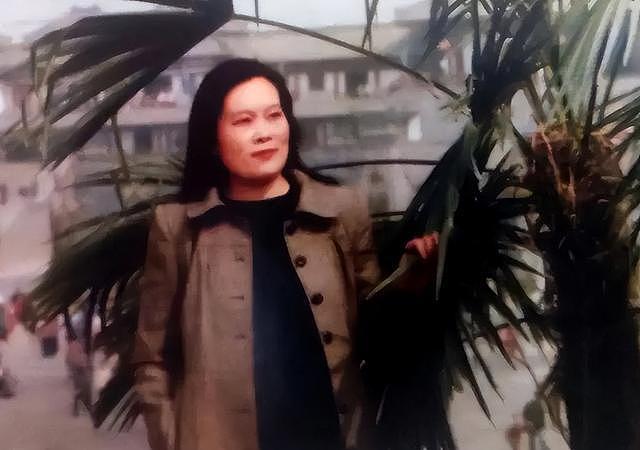 张艺谋离婚37年后，他爱情事业双丰收，前妻肖华如今过得怎样？（组图） - 13
