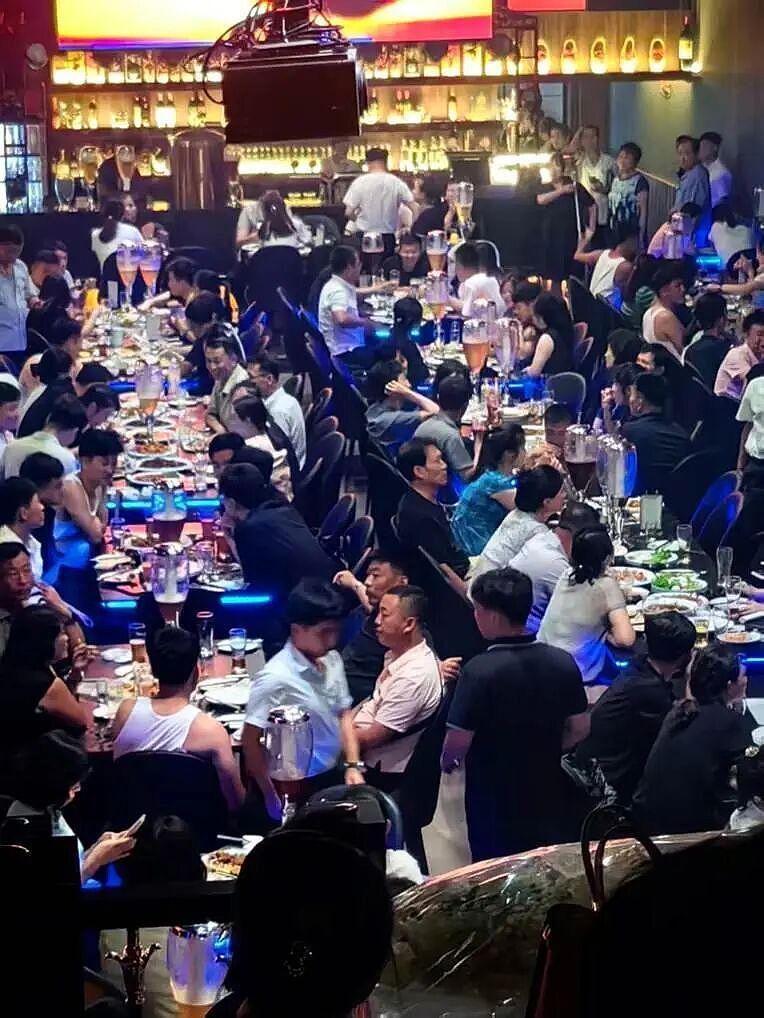 “我亲眼看到平壤私家车遍地，年轻人刷‘支付宝’喝扎啤”（组图） - 11