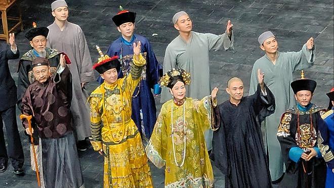 陪玩陪睡只是冰山一角?继向太后,周杰再曝潜规则,连杨紫也遭殃(组图) - 25