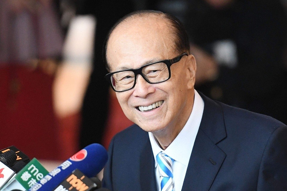 名利双收，拿下190亿离场，李嘉诚10年港口布局收网，央企被逼低头（组图） - 1