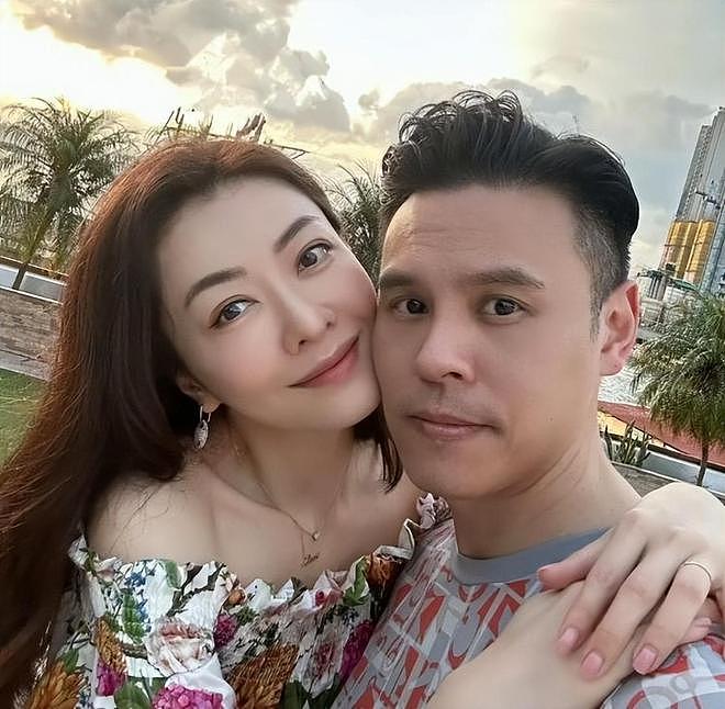 陪了7年被嘲“鞋子不合脚”！嫁百亿富豪的熊黛林，过得比方媛好（组图） - 15
