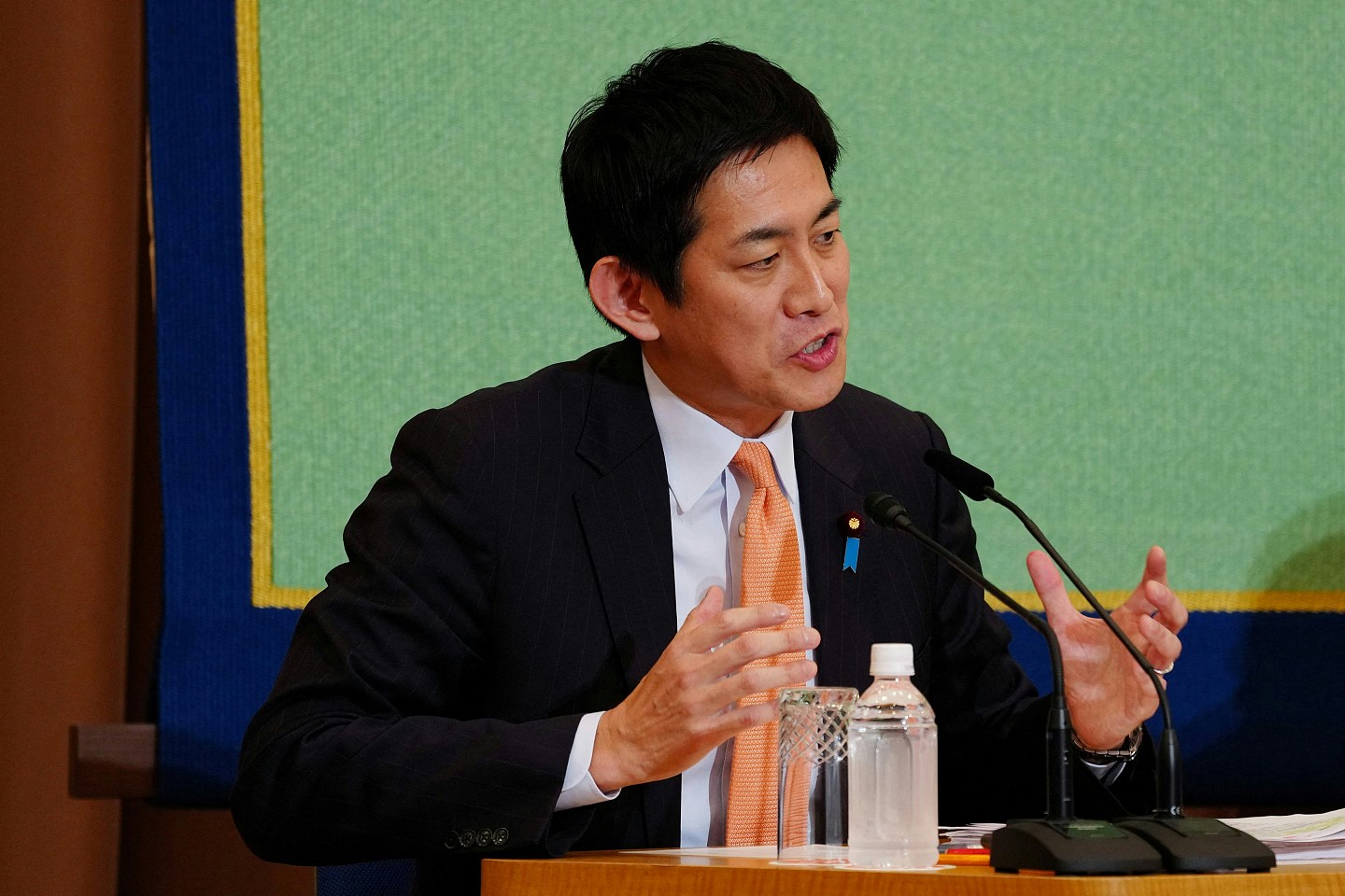 日本自民党总裁选举今登场，5人角逐势诞生最年轻或首名女首相？（组图） - 8