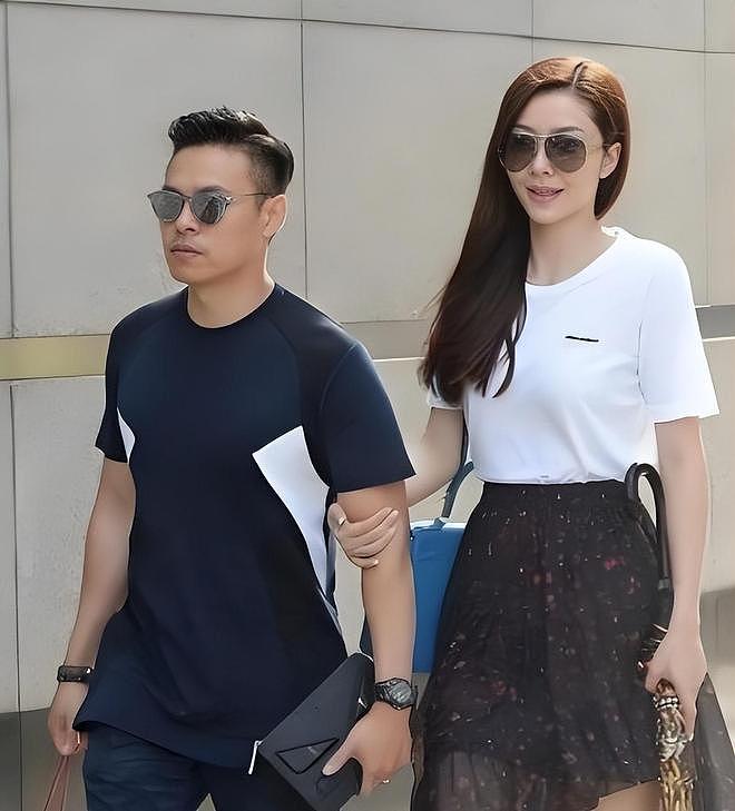 陪了7年被嘲“鞋子不合脚”！嫁百亿富豪的熊黛林，过得比方媛好（组图） - 14