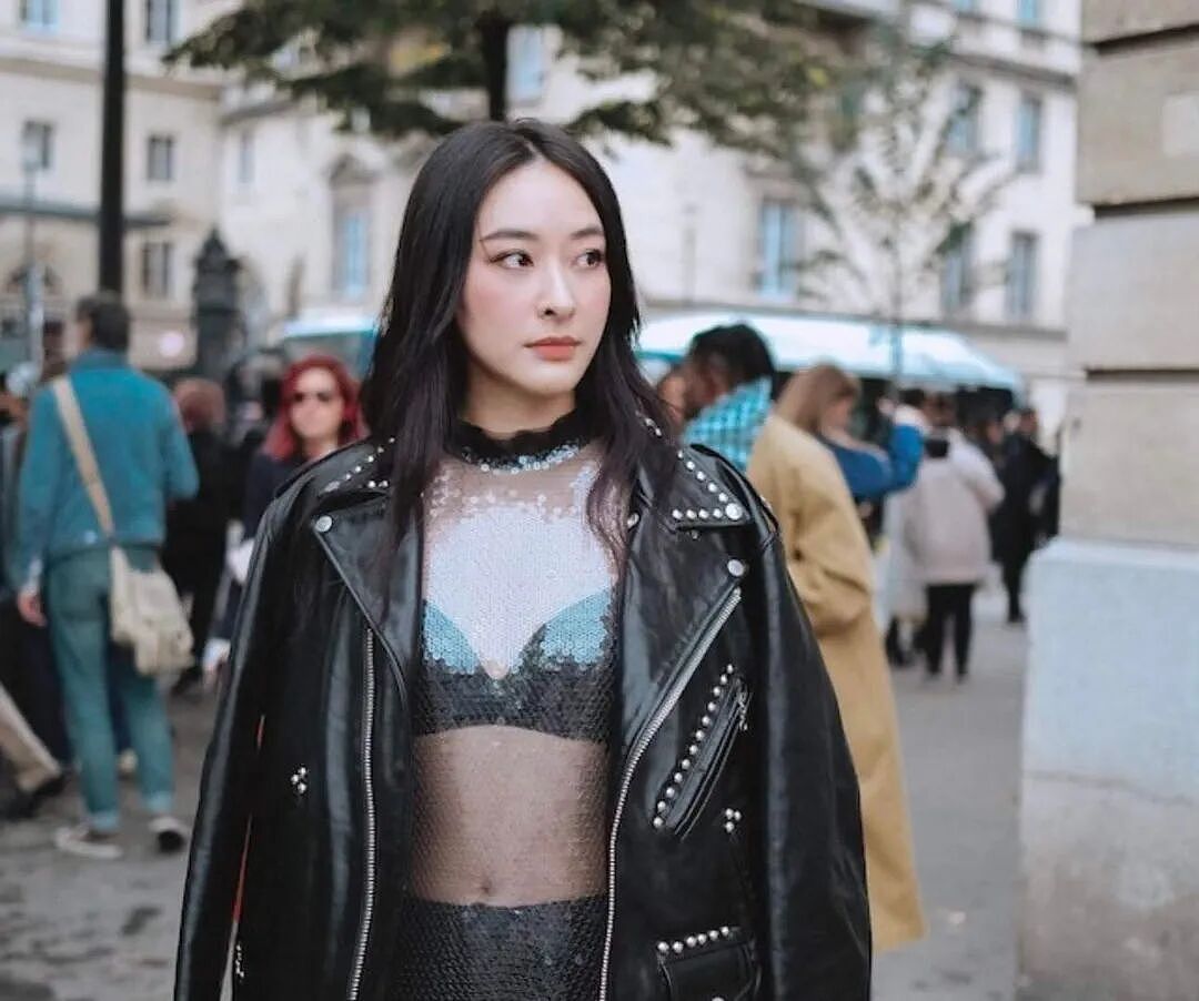 TVB小花晒与绯闻男友亲密照，显丰满上围，新剧与张智霖有感情戏（组图） - 3