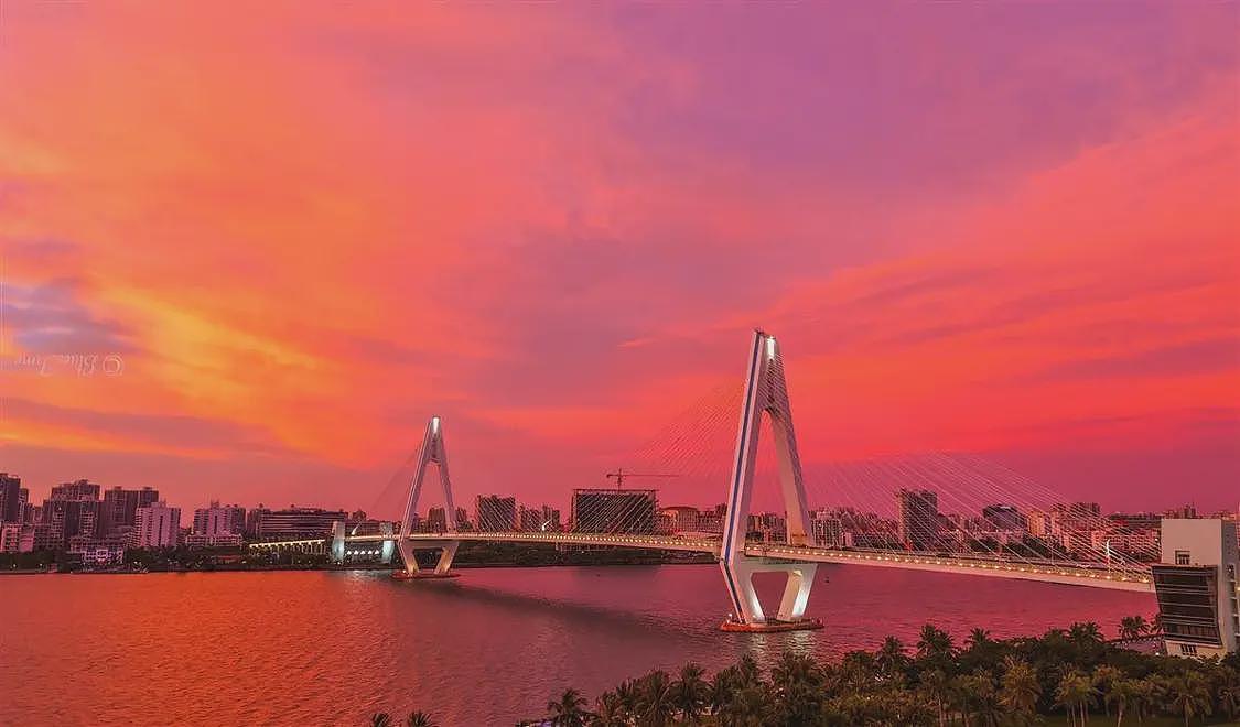 “麦德姆”登陆前海南出现世纪晚霞,市民担心...(组图) - 1