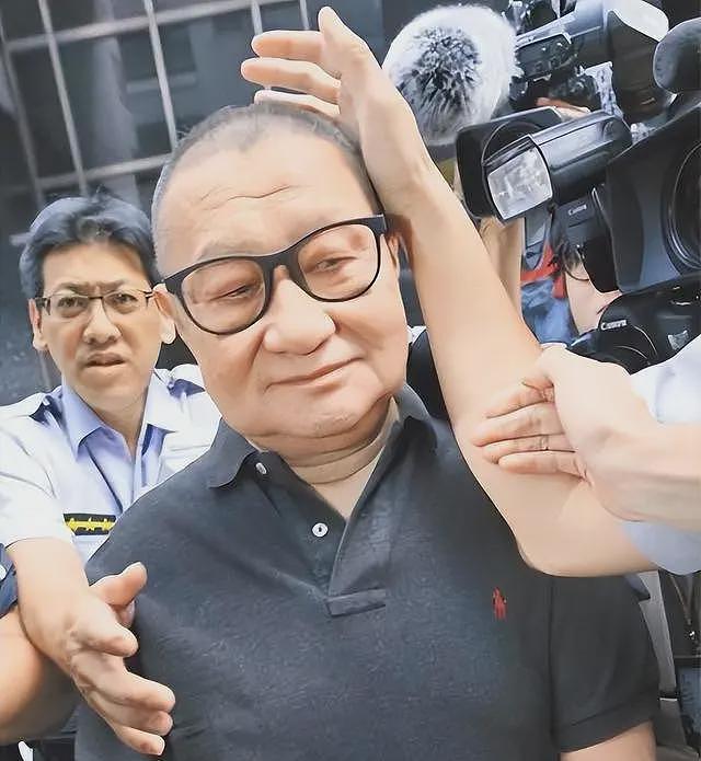 包养情人无数，娶初中同学女儿为妻，玩老婆闺蜜，嗜色如命的富豪（组图） - 2