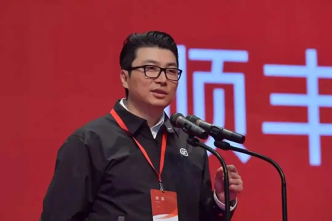 从快递员到行业首富，他豪掷1.2亿，给员工发红包（组图） - 2