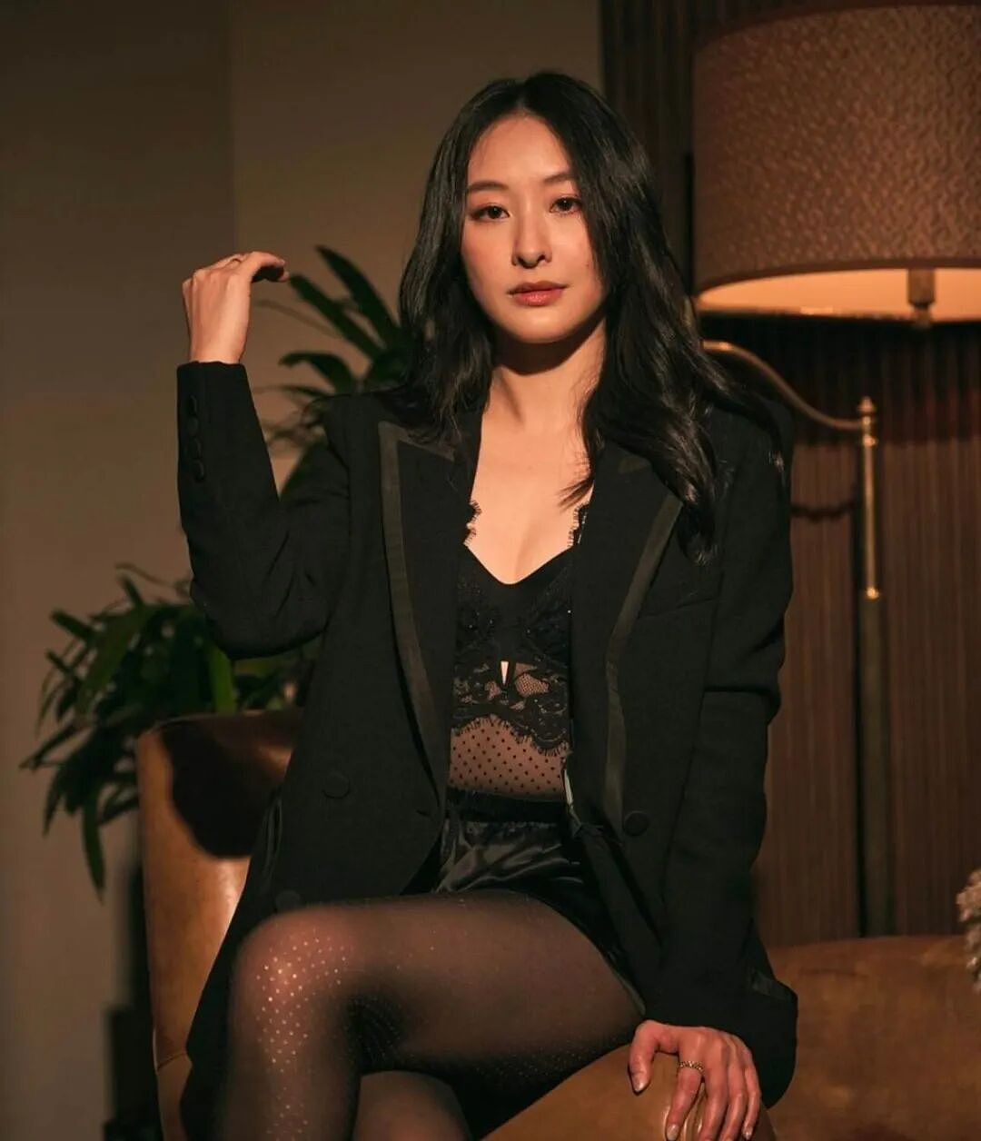 TVB小花晒与绯闻男友亲密照，显丰满上围，新剧与张智霖有感情戏（组图） - 2