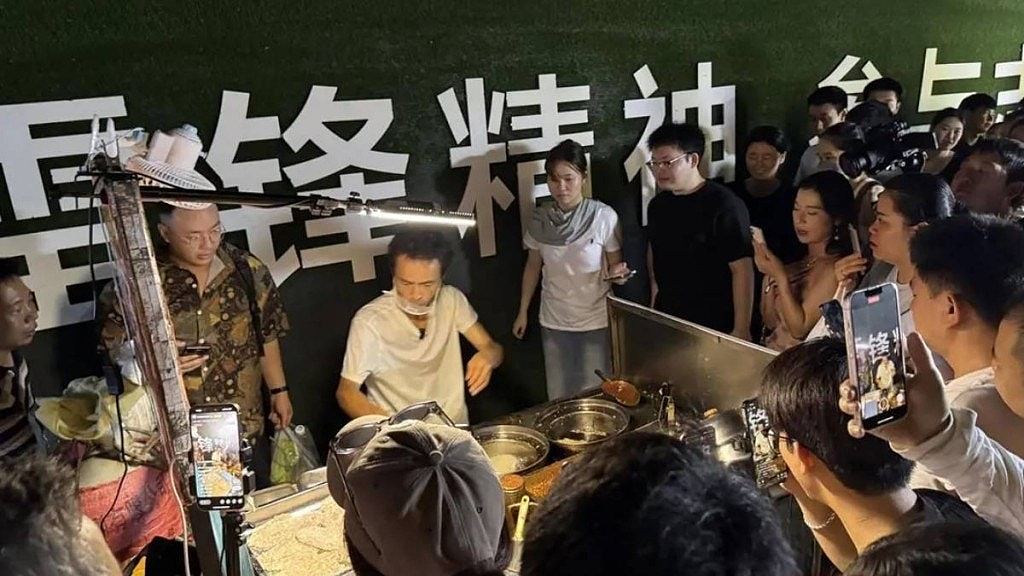 江西景德镇鸡排哥金句频出爆红：素人网红这次能火多久？（组图） - 3
