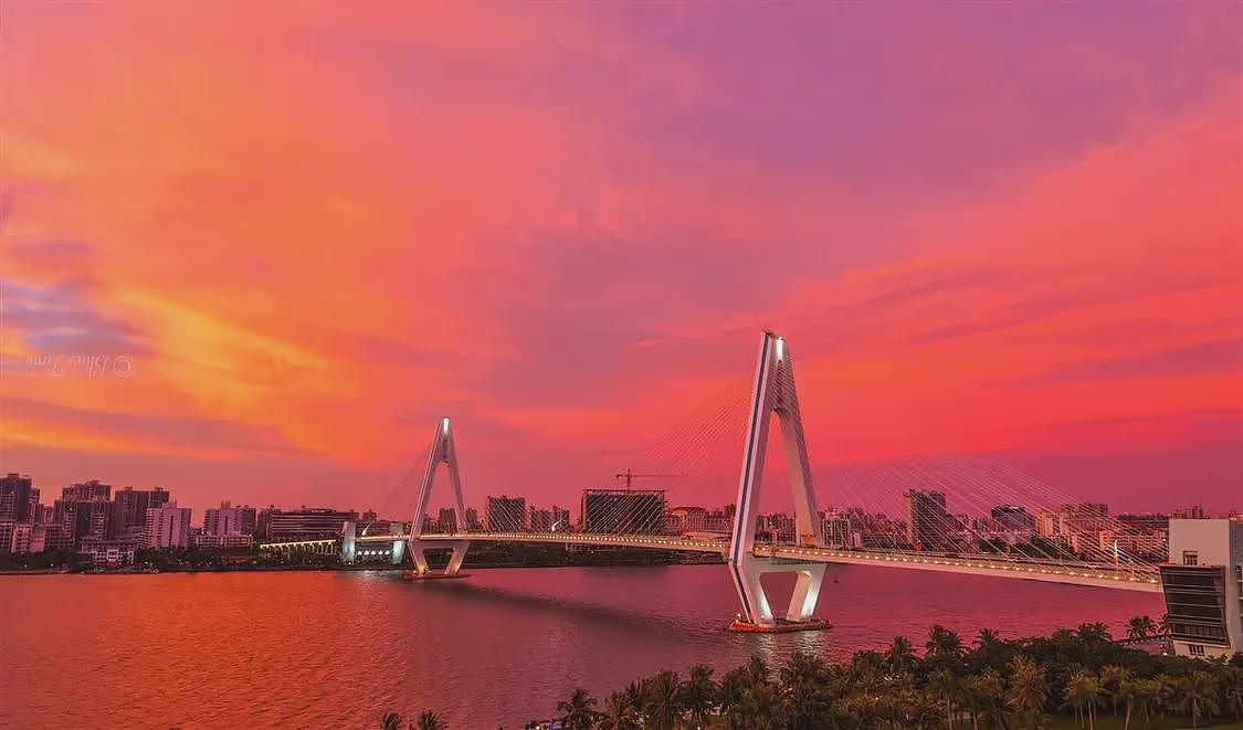 “麦德姆”登陆前海南出现世纪晚霞,市民担心...(组图) - 4