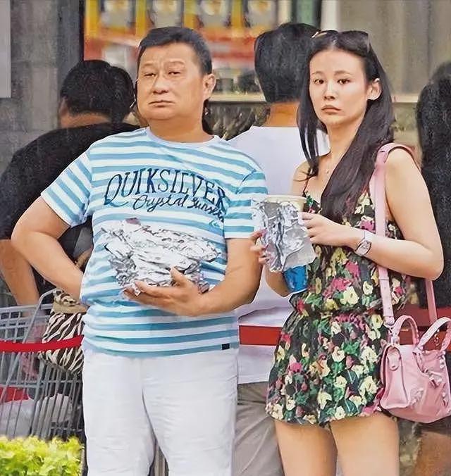 包养情人无数，娶初中同学女儿为妻，玩老婆闺蜜，嗜色如命的富豪（组图） - 23