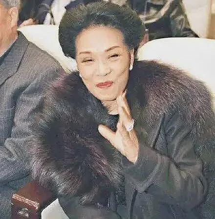 “潮商大佬”的豪门大瓜:娶4个老婆,染指多名女星,性伴侣超两百人(组图) - 4