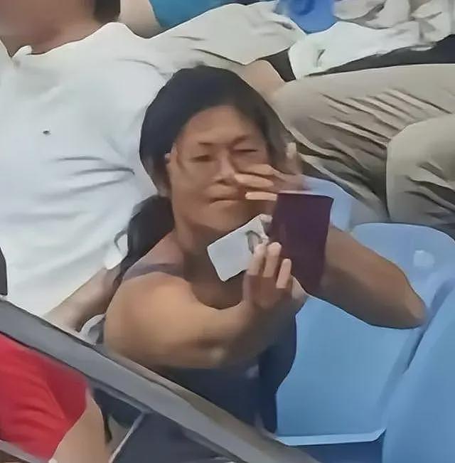 越扒越有!上海闹事网球姐生活奢靡,前男友也不一般,邻居曝更多(组图) - 5