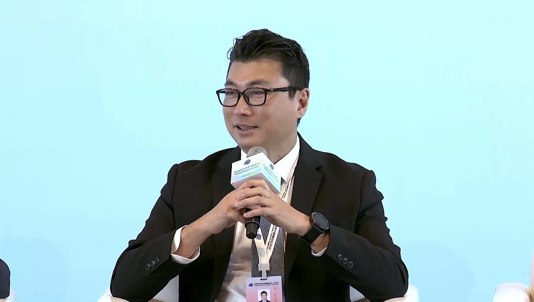 从快递员到行业首富，他豪掷1.2亿，给员工发红包（组图） - 10