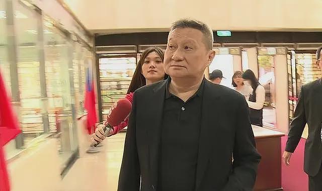 包养情人无数，娶初中同学女儿为妻，玩老婆闺蜜，嗜色如命的富豪（组图） - 25