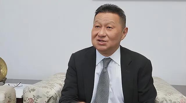 包养情人无数，娶初中同学女儿为妻，玩老婆闺蜜，嗜色如命的富豪（组图） - 11