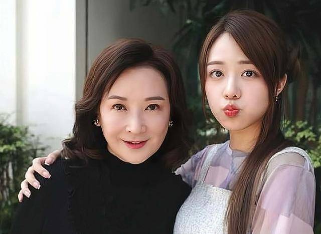 香港知名男星再度否认父女恋，与绯闻对象断联，私下拒绝见面（组图） - 7