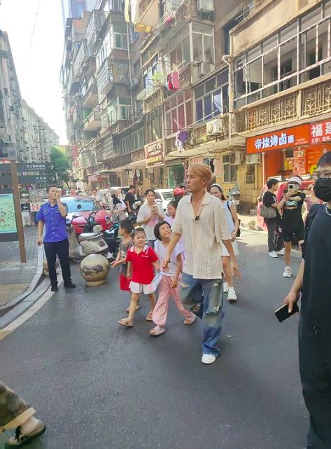 吴克群南京出席陌生新人婚礼，包999红包！新娘：做梦都没想过（组图） - 4