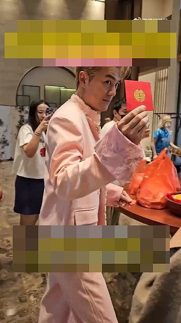 吴克群南京出席陌生新人婚礼，包999红包！新娘：做梦都没想过（组图） - 2