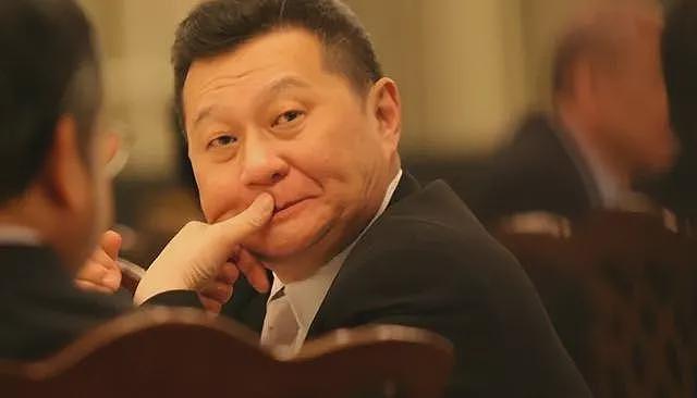 包养情人无数，娶初中同学女儿为妻，玩老婆闺蜜，嗜色如命的富豪（组图） - 9