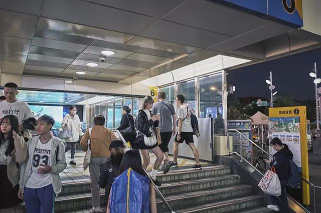 “优先席”资格战:为何华人地区常爆发让座冲突(组图) - 2