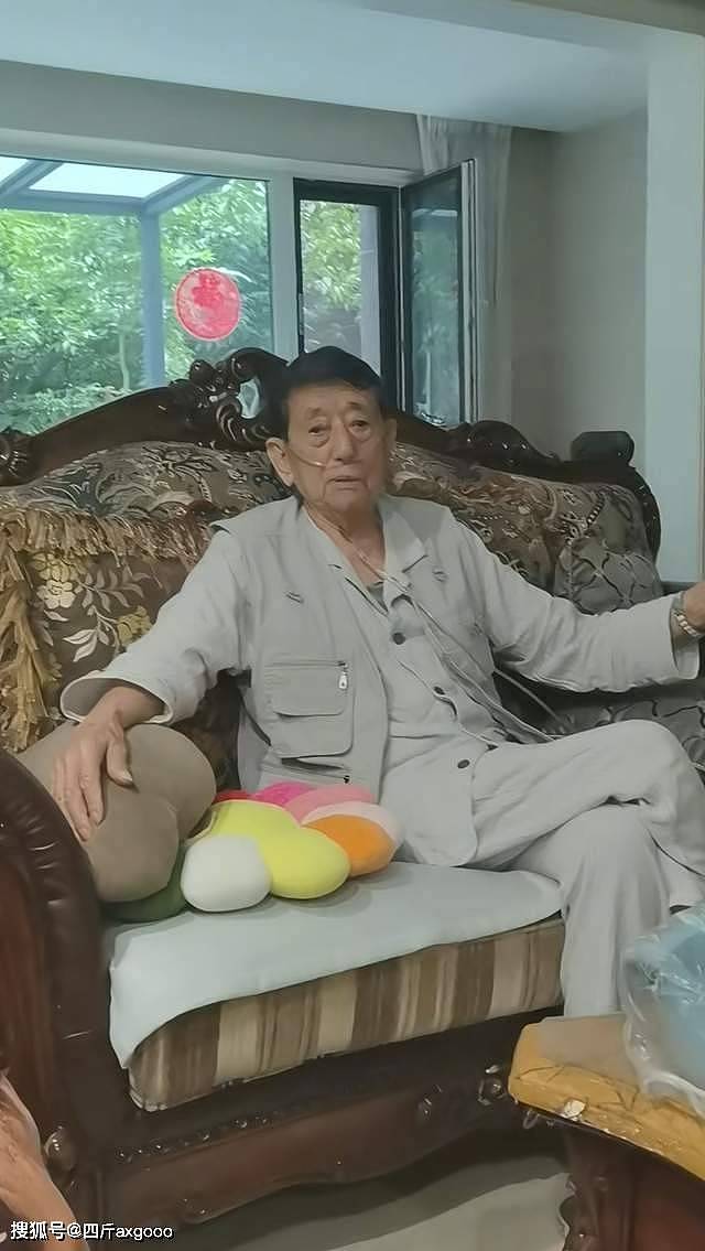 国家一级演员赵克明去世，5月在家吸氧画面曝光，手拿拐杖不离手（组图） - 16