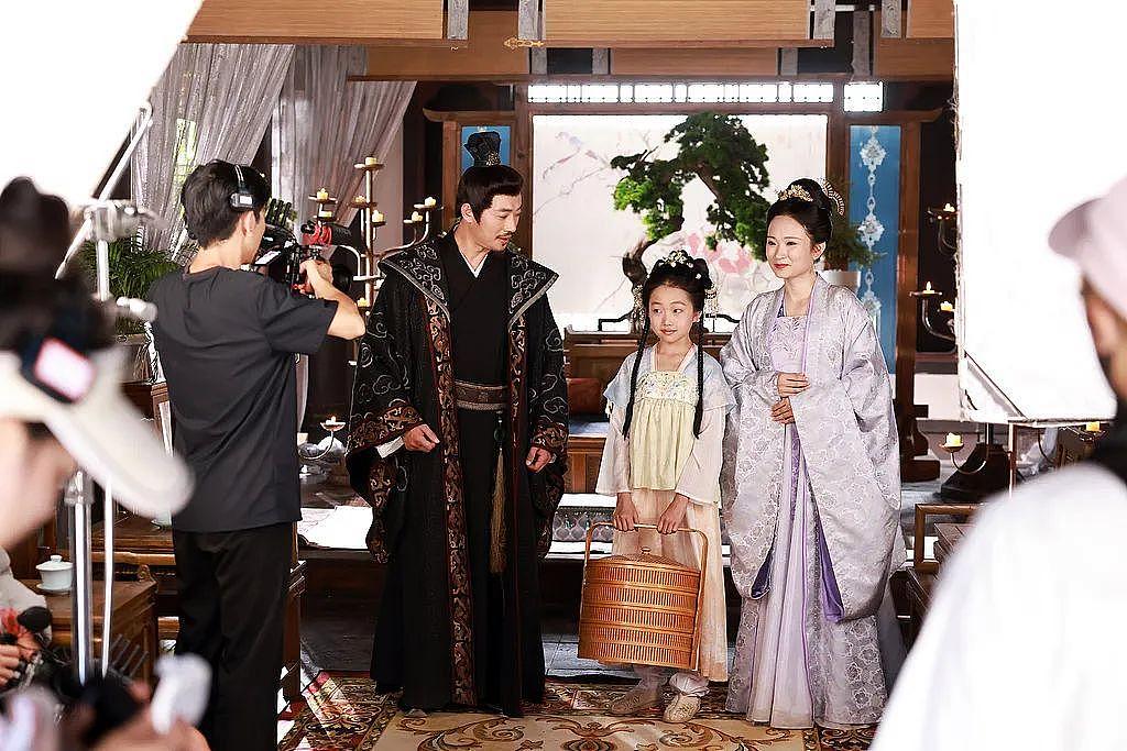 日薪5000元!这里重金抢“爹”,尤其是“霸爹”(组图) - 1