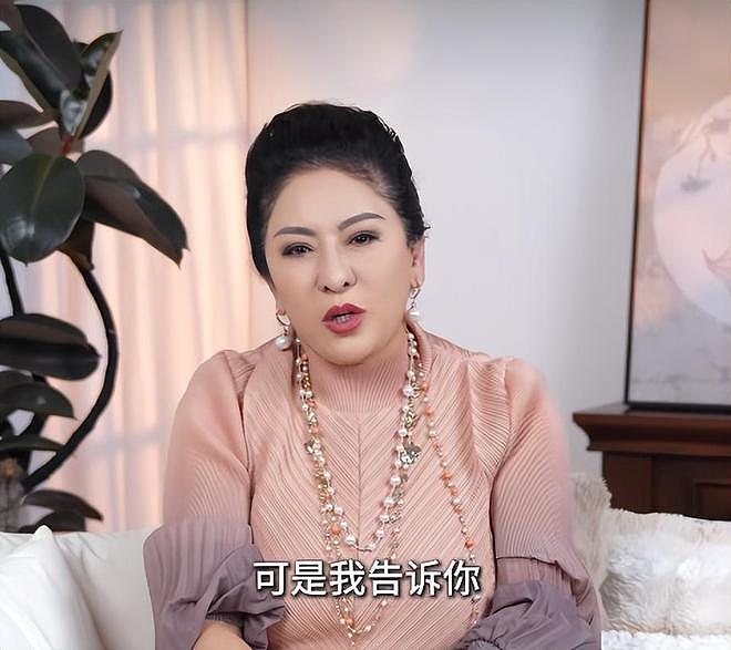 向太自曝母亲赌输钱经常打她，父亲跪着求她去做舞女，18岁曾轻生（组图） - 25