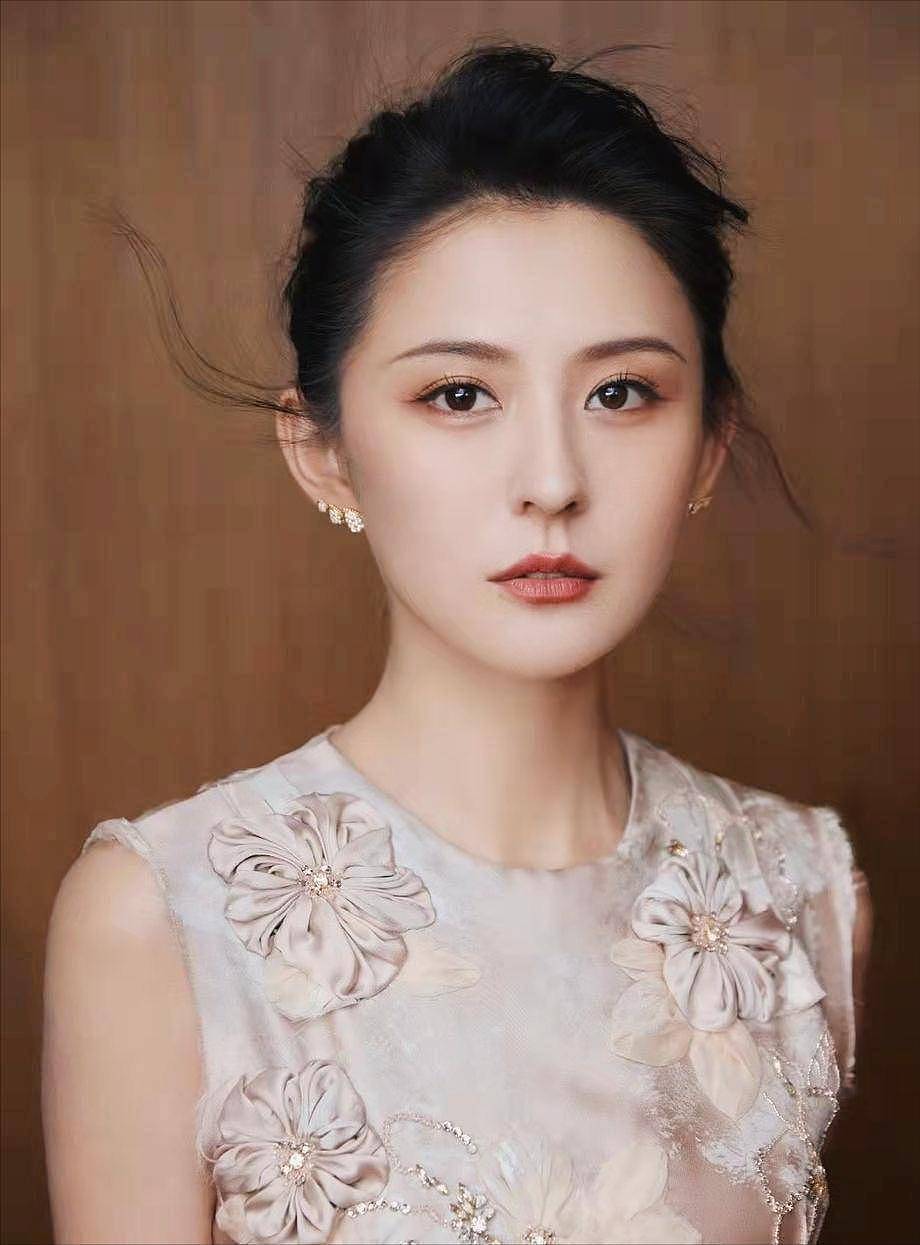 孙俪被曝拒演《红楼梦》王熙凤，蒋欣热依扎朱珠3选1，宅斗线出彩（组图） - 4