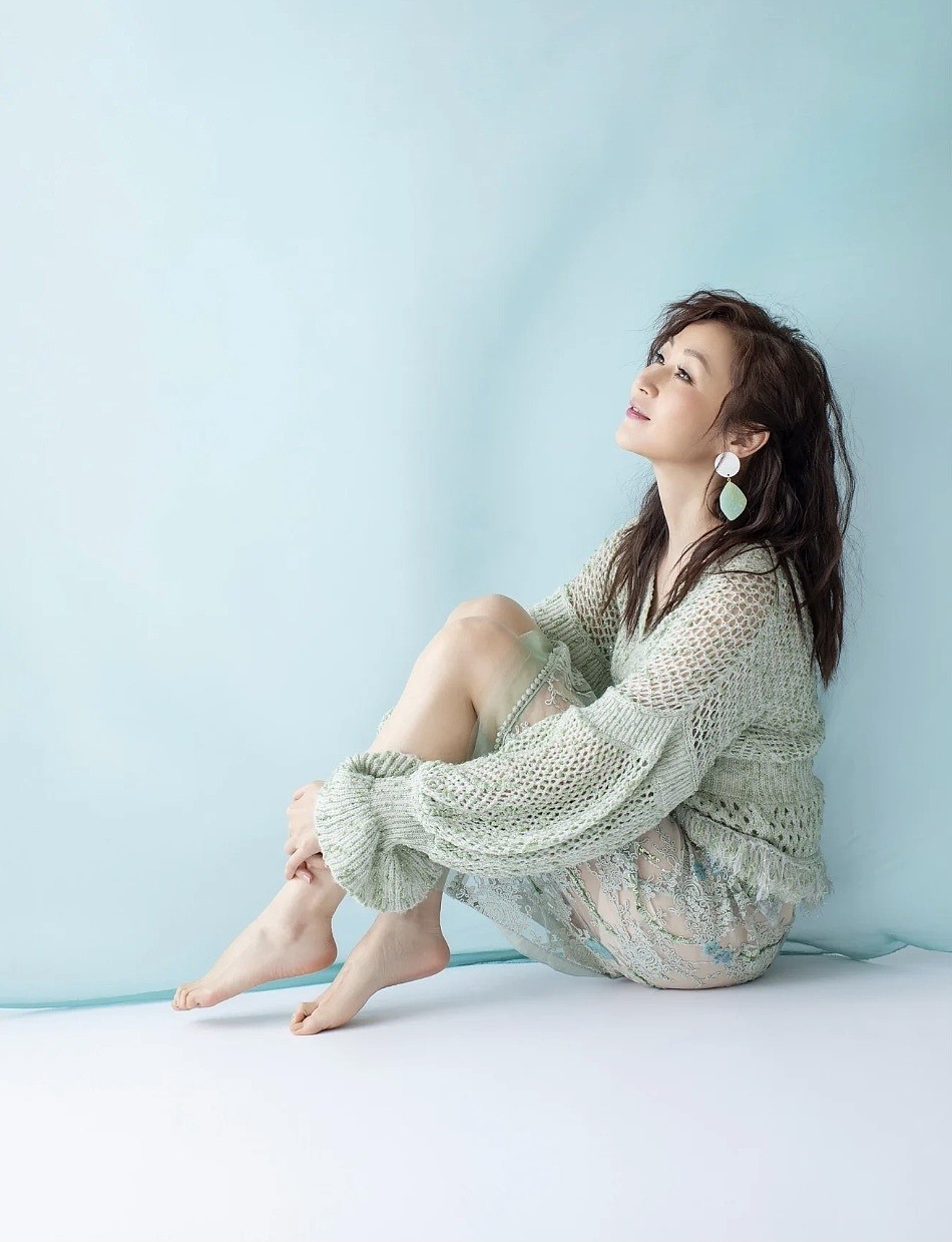 香港“第一美腿”晒近况！年过半百仍有少女味，闪婚后坚持丁克（组图） - 7