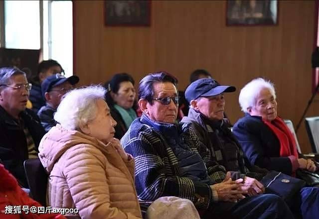 国家一级演员赵克明去世，5月在家吸氧画面曝光，手拿拐杖不离手（组图） - 11