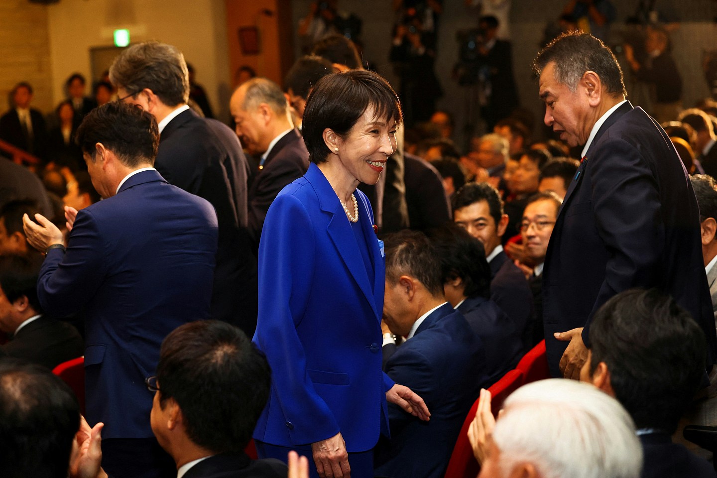 中国先提三要求，“敲打”对华强硬的日本首位女首相（组图） - 2