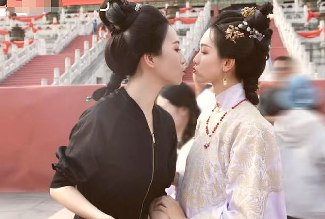 温峥嵘疑似内涵虞书欣，直言最讨厌装的人，喜欢赵露思和陈都灵（组图） - 20