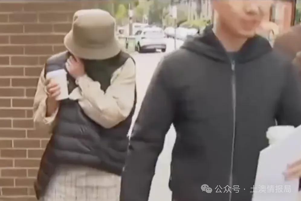 账号找到了,杨兰兰是悉大学生,她和她的狗,都是全身名牌,奢华难以想象,律师:“她很低调的”(组图) - 17