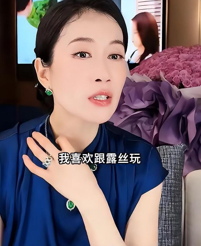 温峥嵘疑似内涵虞书欣，直言最讨厌装的人，喜欢赵露思和陈都灵（组图） - 5