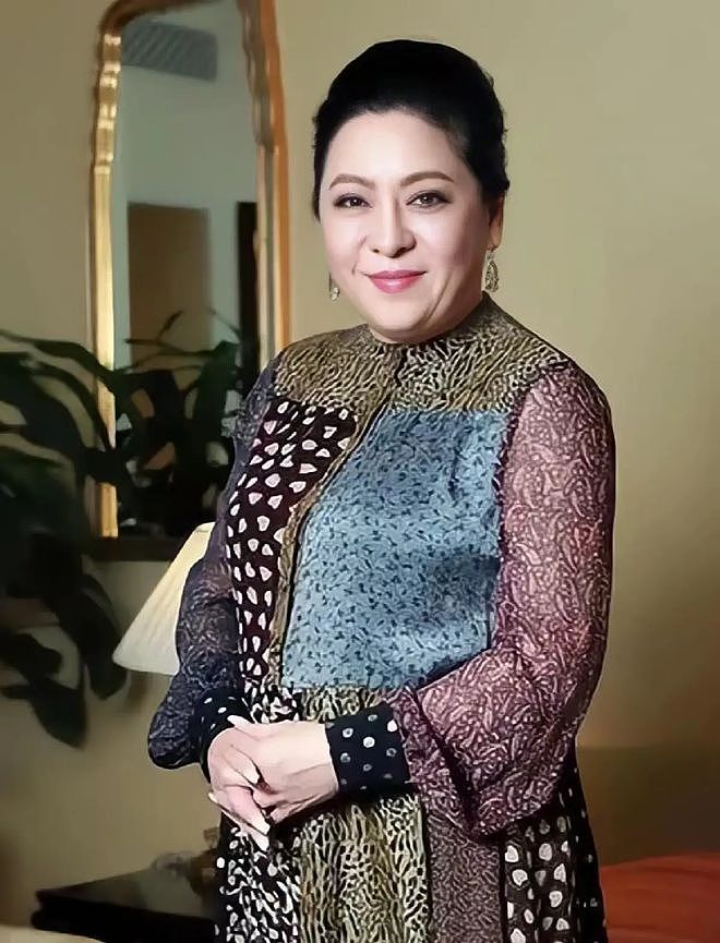 向太陈岚自曝养父跪着求自己去当舞女:你妈已经拿人家钱了(组图) - 3