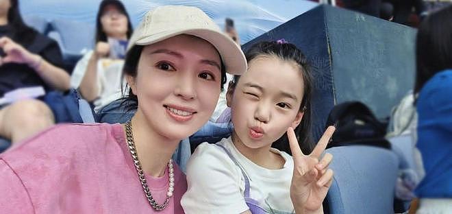 董璇二婚,火了仨人?小酒窝频繁露脸被批营销过度,未来何去何从(组图) - 23
