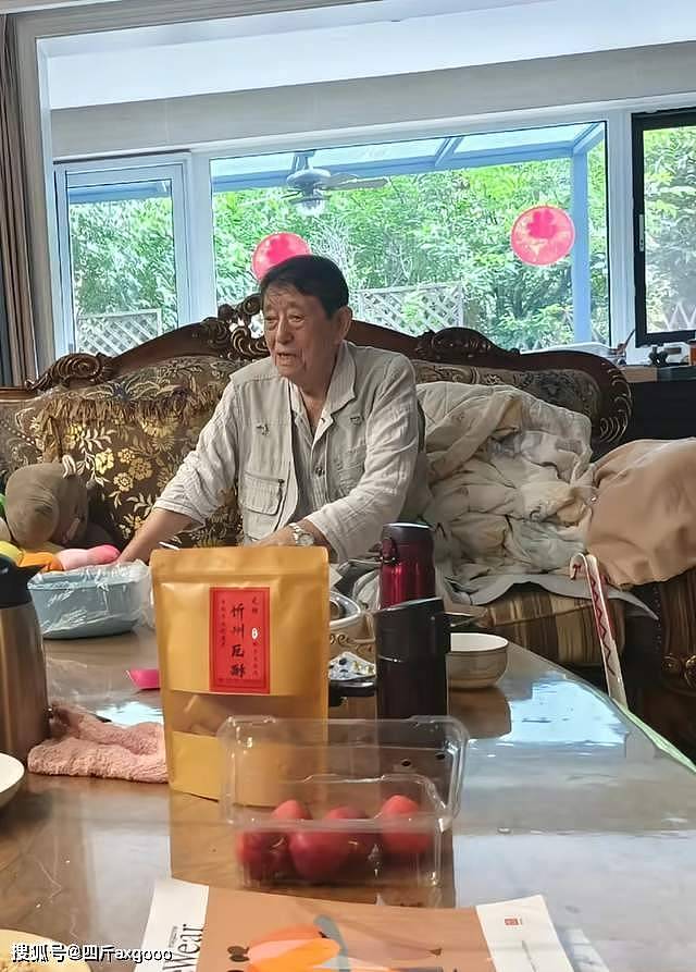 国家一级演员赵克明去世，5月在家吸氧画面曝光，手拿拐杖不离手（组图） - 15