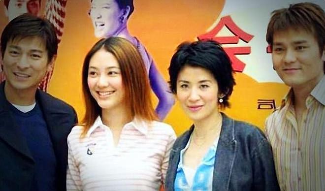 应采儿一对儿子曝光，被赞“人生赢家”：当年没选向佐，太精明了（组图） - 16