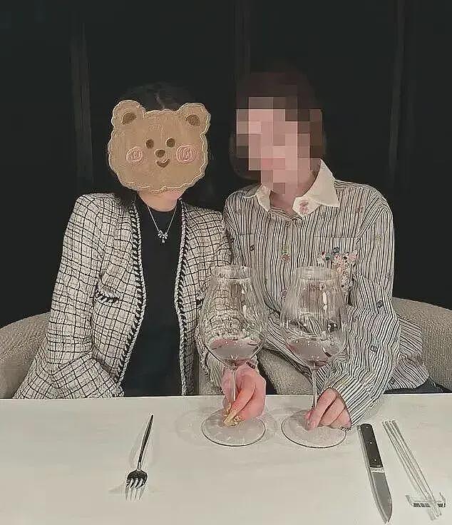 杨兰兰的奢华生活!同学透露她去购物,会包下整家香奈儿、LV店(组图) - 4
