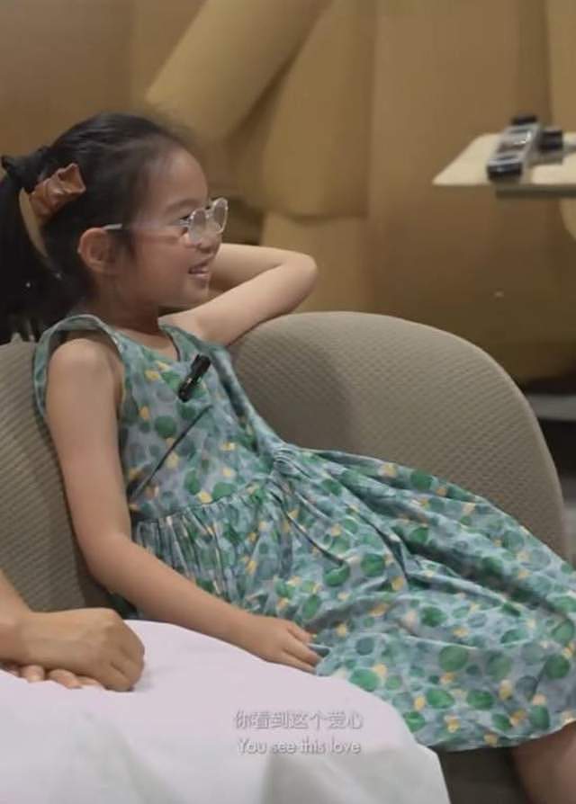 朱丹带8岁女儿拍大片，小小丹大名曝光还露出正脸，长得像周一围（组图） - 6