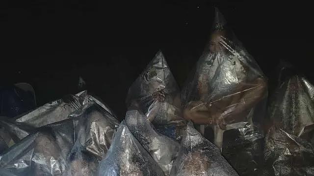 露宿田野，菲律宾人艰难应对震后余波（组图） - 2