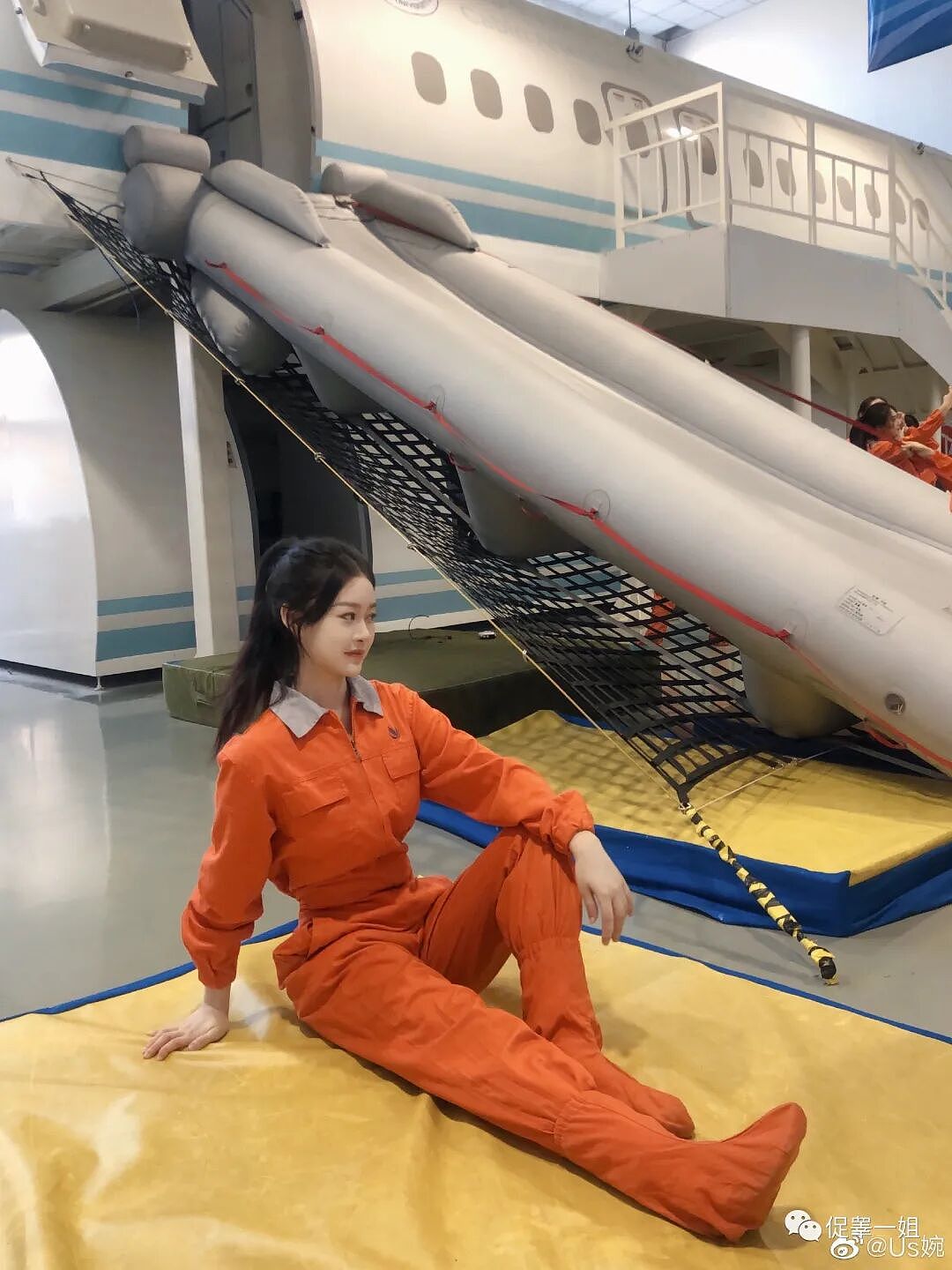 【美女】当171cm空姐脱下制服穿上包臀裙！这画面太美我不敢看（组图） - 16
