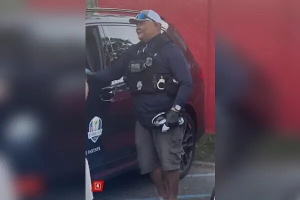 华裔警员冒充特朗普保镖…弹匣不慎落地，被真保镖瞬间制服！原因“单纯”到令人羞愧（组图） - 6