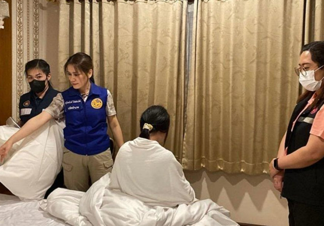 “我才15岁，想赚钱回家！” 泰国扫黄救出从事性服务的缅甸女孩，揭露行业黑暗内幕（组图） - 1