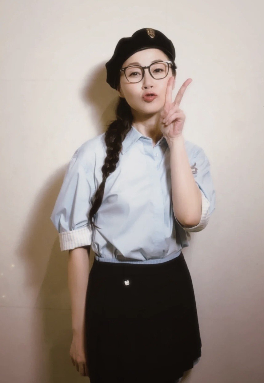 香港“第一美腿”晒近况！年过半百仍有少女味，闪婚后坚持丁克（组图） - 4