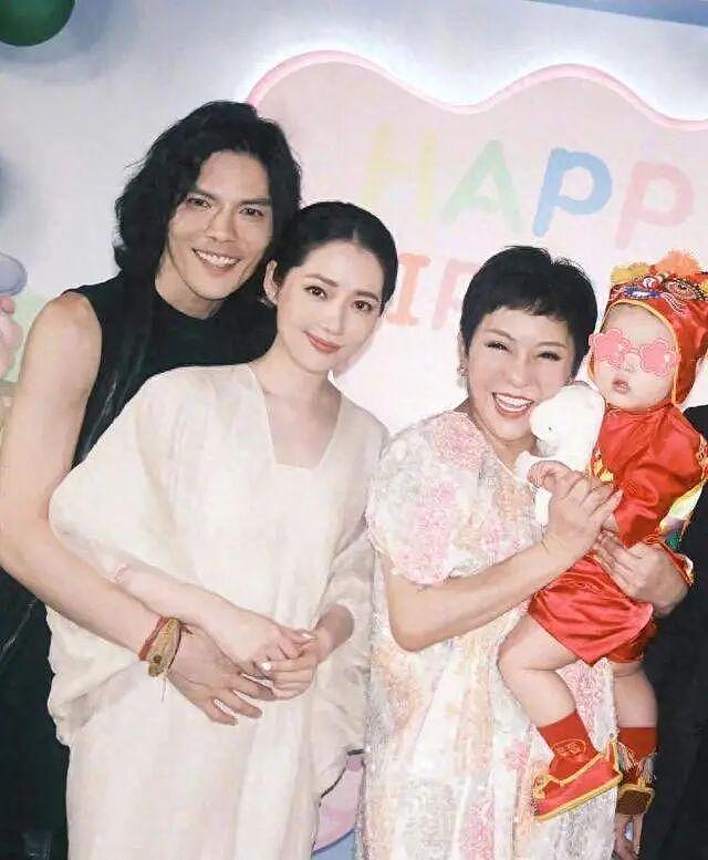 于正发疯踩杨紫？向太利用郭碧婷炒作？李湘女儿骂周也？任贤齐逼替身上吊？不炒CP被逼急的男主？（组图） - 4